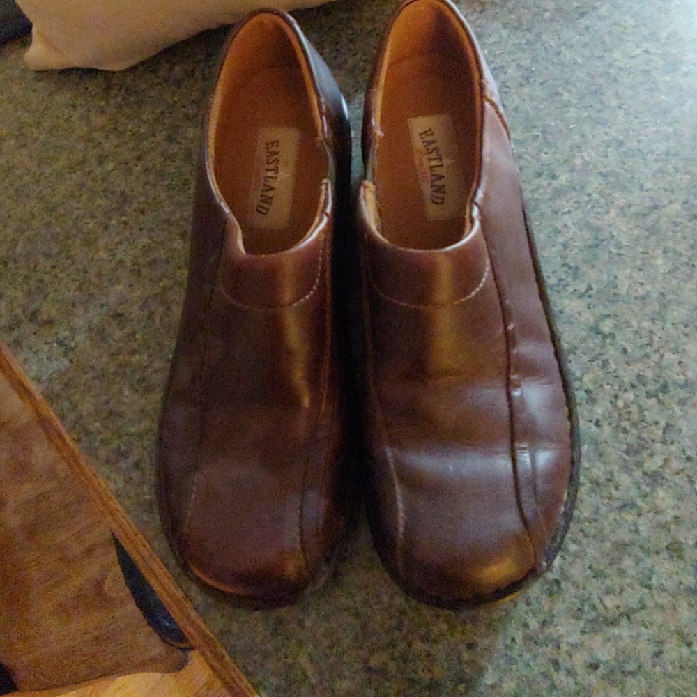 Shoe